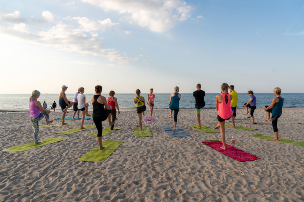 Yoga Session am Strand