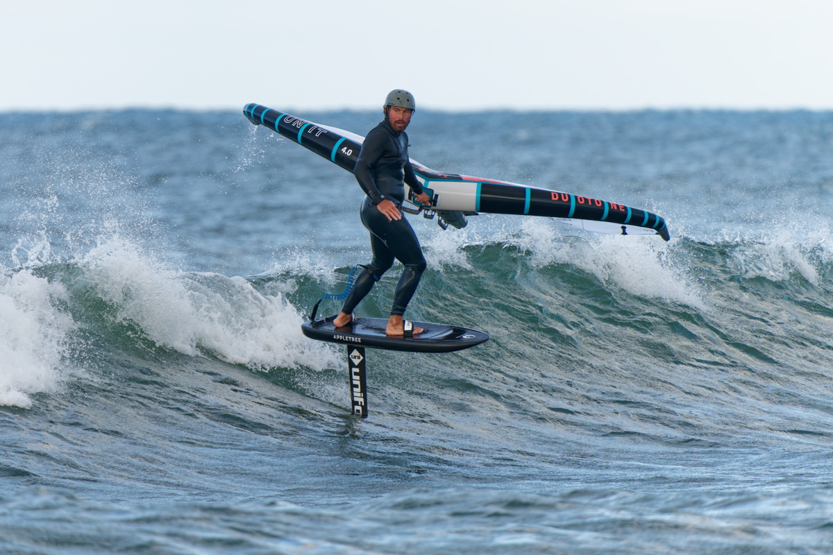 Kai Steimer auf dem Face der Welle - Surffoilen in Hanstholm