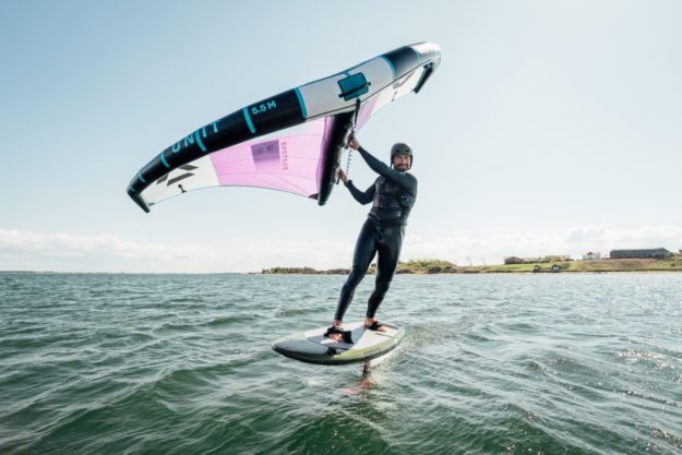 Wingfoiler Kai-Nicolas Steimer auf dem Limfjord